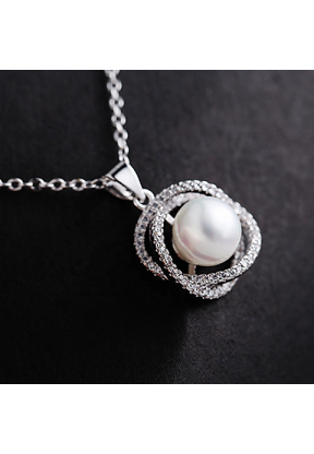 Collana colore argento con perla intrecciata | Piuval