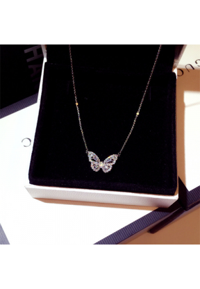 Collana farfalla con brillanti colore argento | Piuval