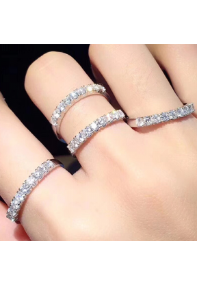 Anello colore argento con brillanti | Piuval