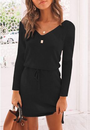 Vestito nero casual a maniche lunghe