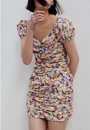 Vestito aderente a maniche corte con fantasia a fiori